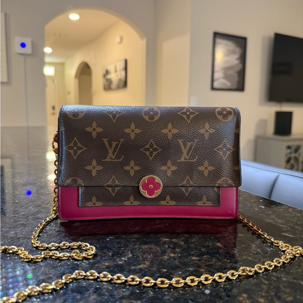 Louis Vuitton Monogram Flore Chain Wallet Fuchsia - Picture 5 of 17